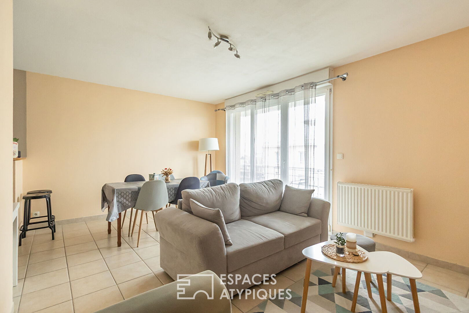 Appartement avec balcon dans résidence avec piscine extérieure