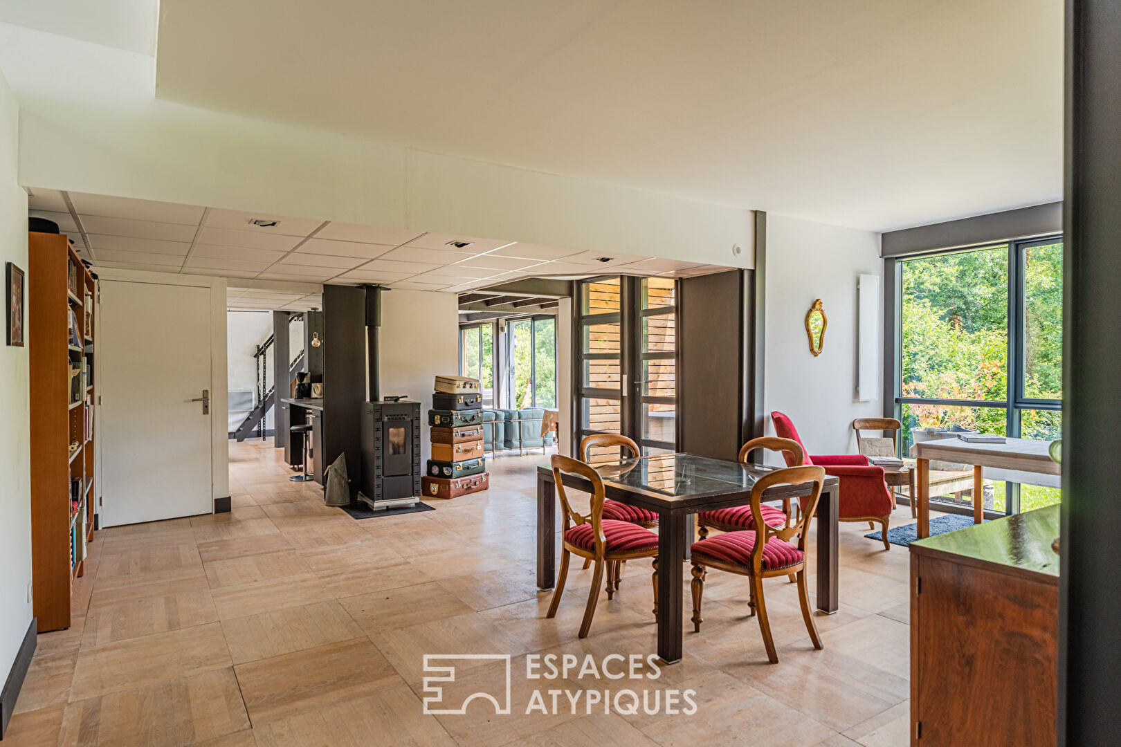 Maison d’Architecte ossature bois dans un écrin verdoyant