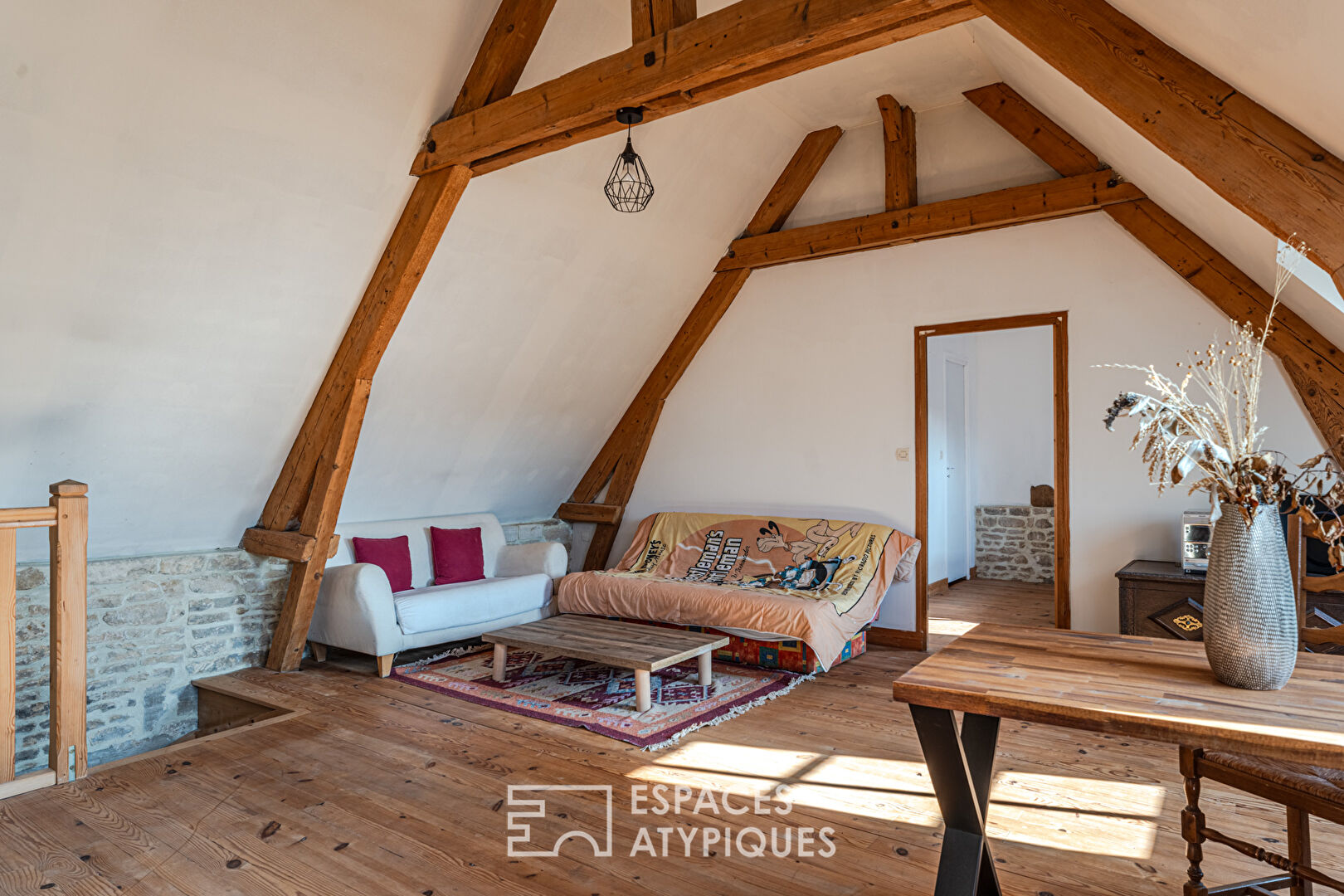 Maison en pierre de taille entre Caen et la mer