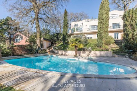 Mixed villa with terraces, garden and swimming pool