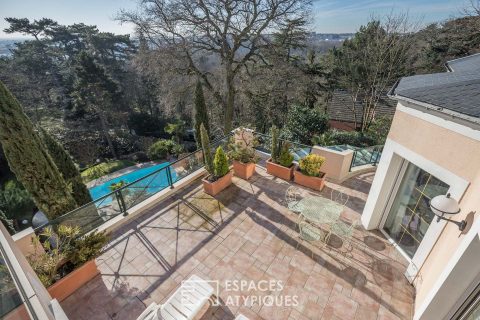 Mixed villa with terraces, garden and swimming pool