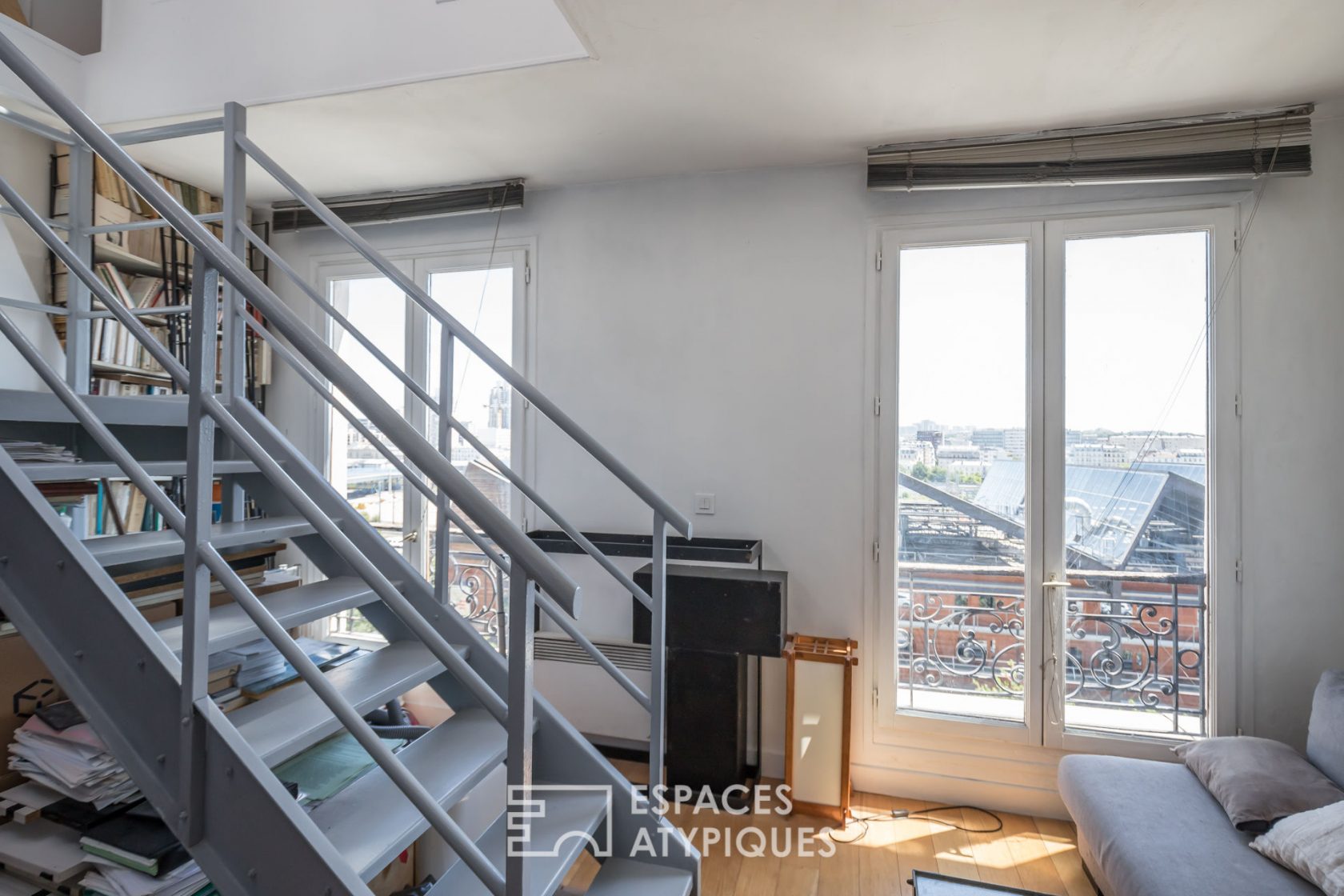 Reverse duplex on the top floors with views