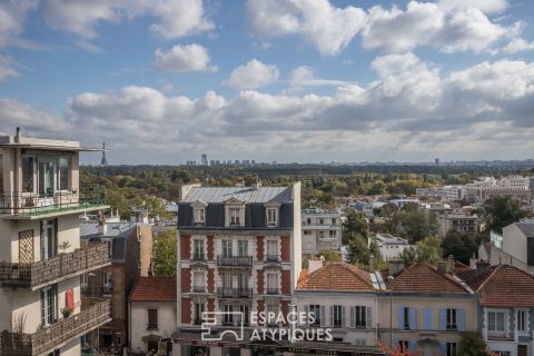 Apartment with balcony and panoramic view over Paris