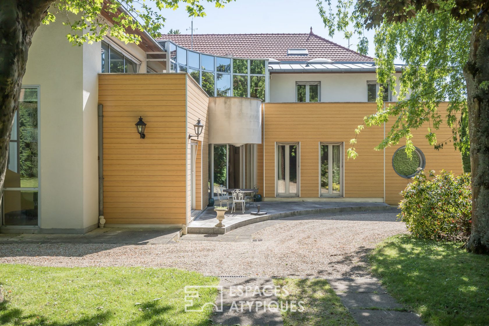 Maison d’architecte et son vaste jardin