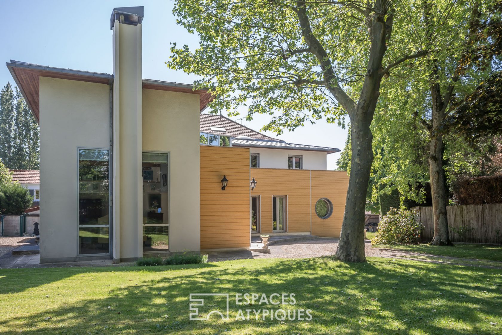 Maison d’architecte et son vaste jardin