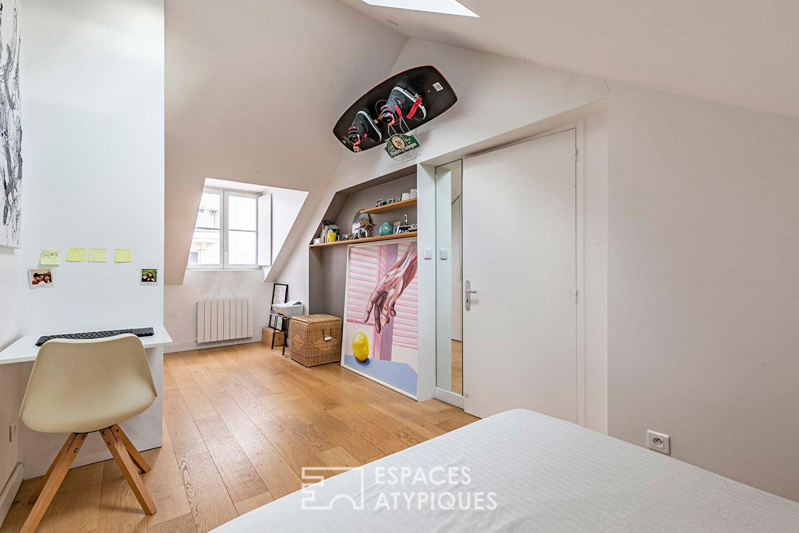 Renovated top floor in a former townhouse