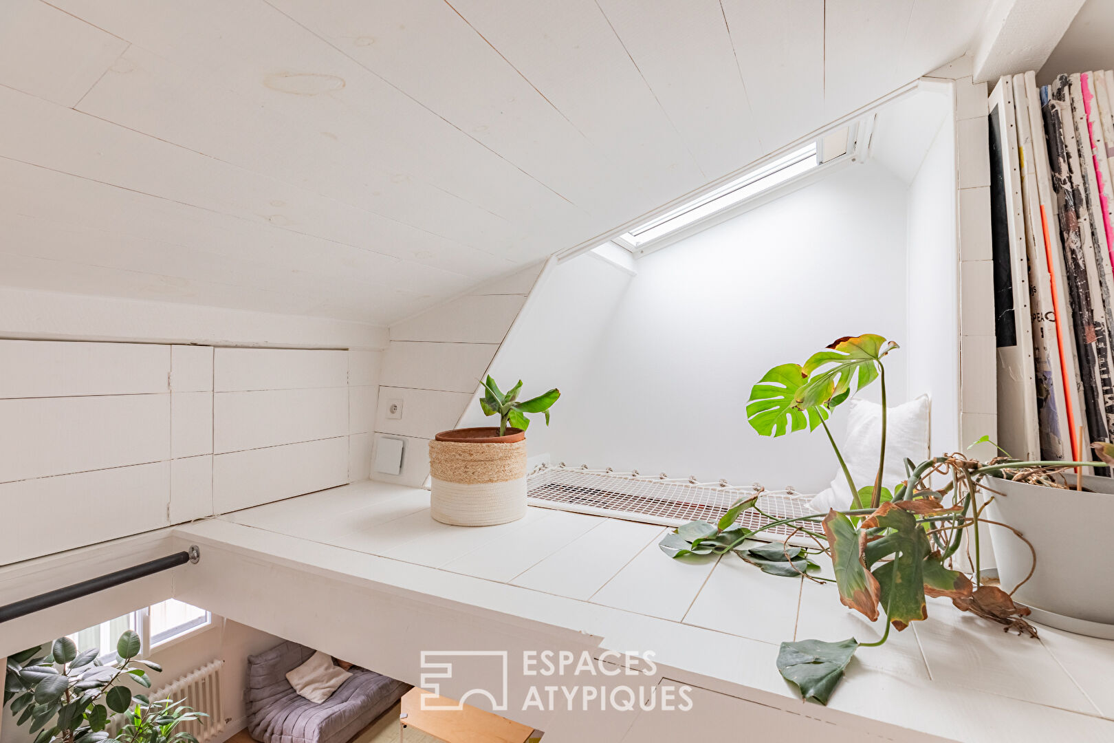 Top floor and adjoining studio renovated in Epinettes-Batignolles