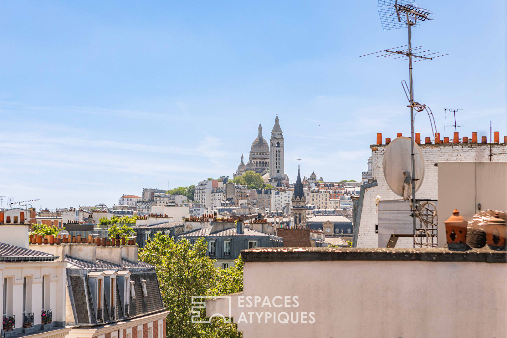Penthouse with large terrace and views of Paris – Sacré Coeur
