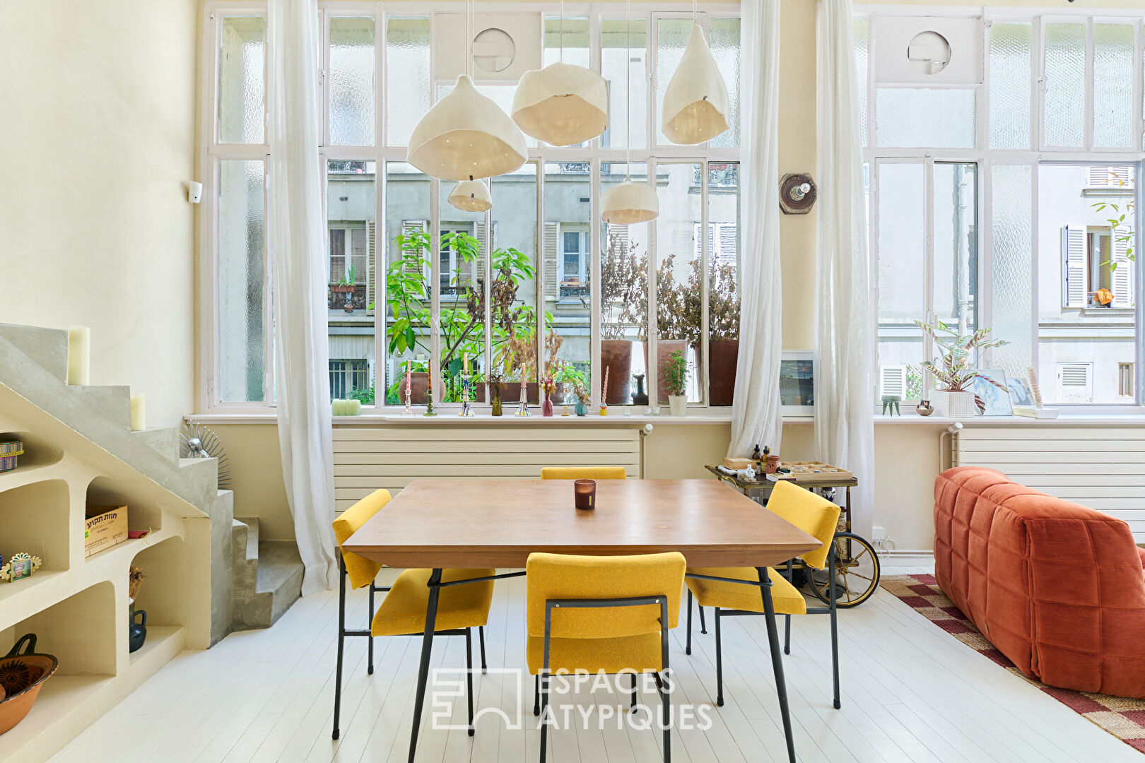 Renovated loft in former printing house near Marché de l’Olive