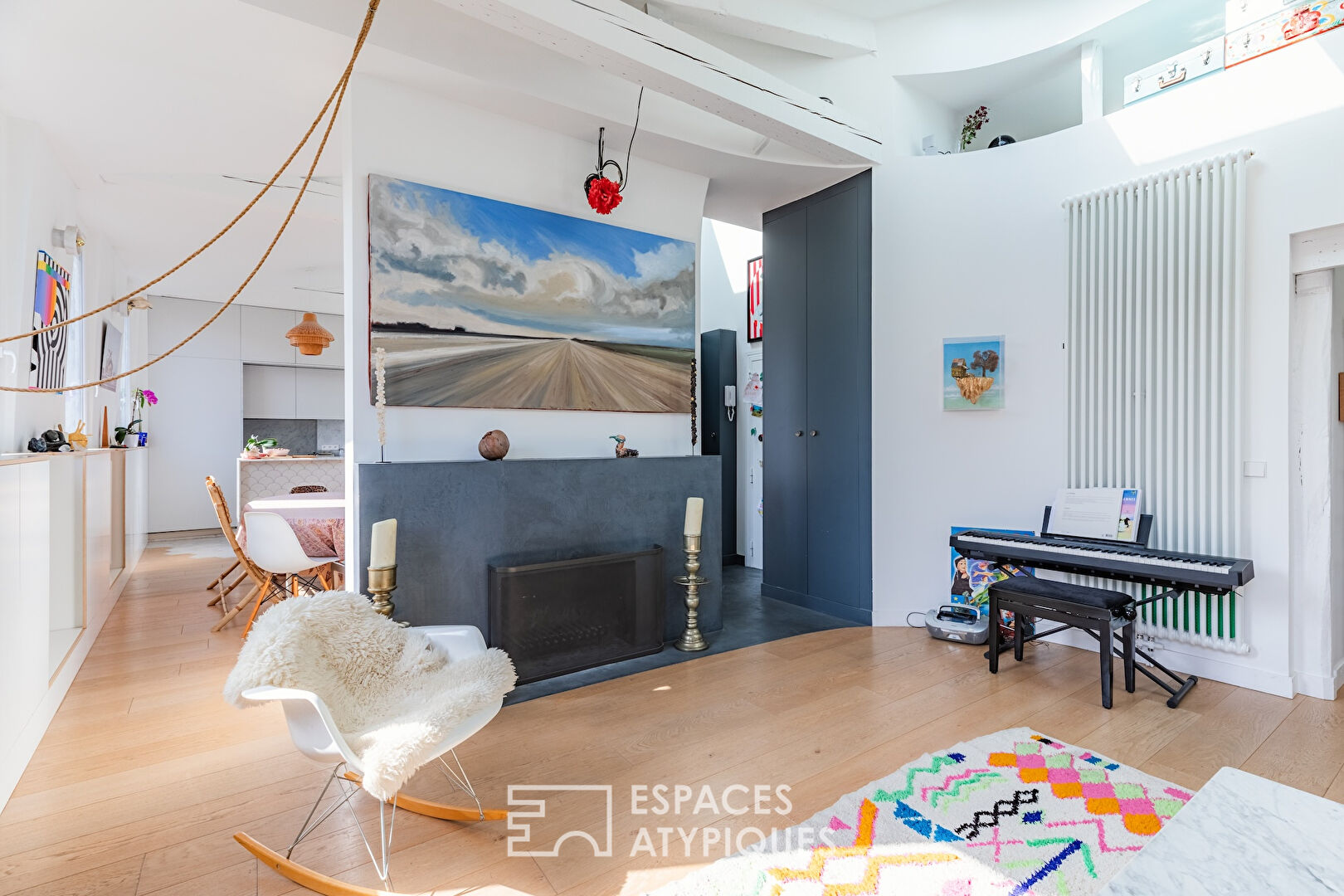 Duplex rénové en dernier étage – Epinettes-Batignolles