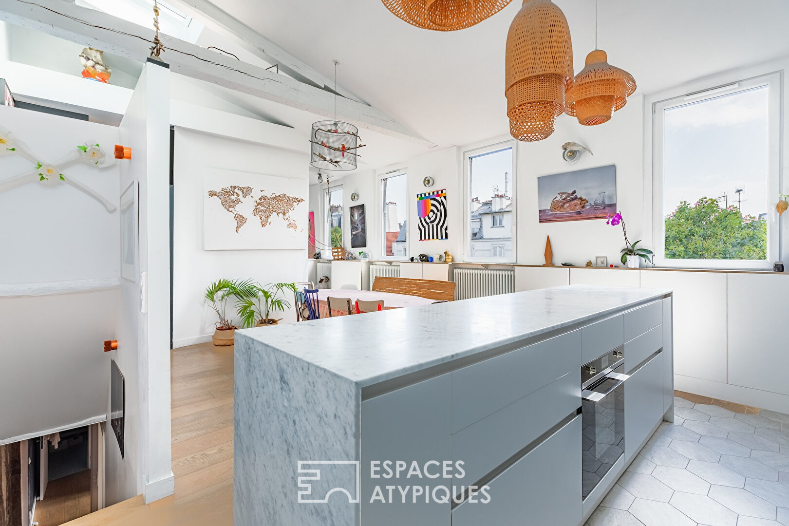 Duplex rénové en dernier étage – Epinettes-Batignolles