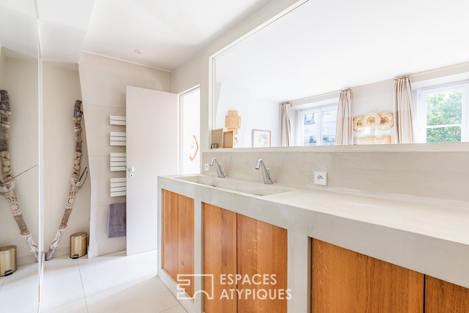 Duplex rénové en dernier étage – Epinettes-Batignolles