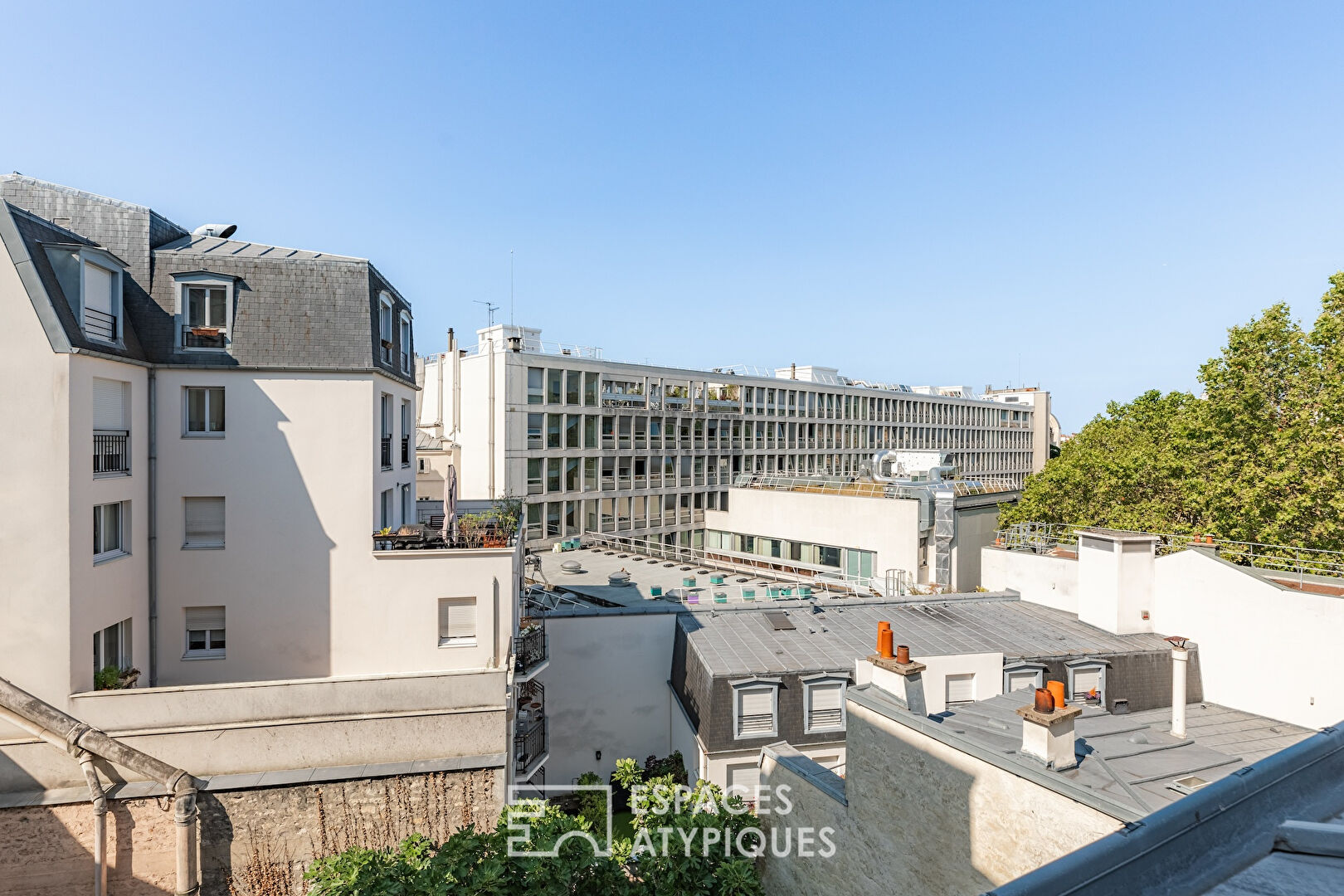 Dernier étage traversant à se réapproprier – Village des Batignolles