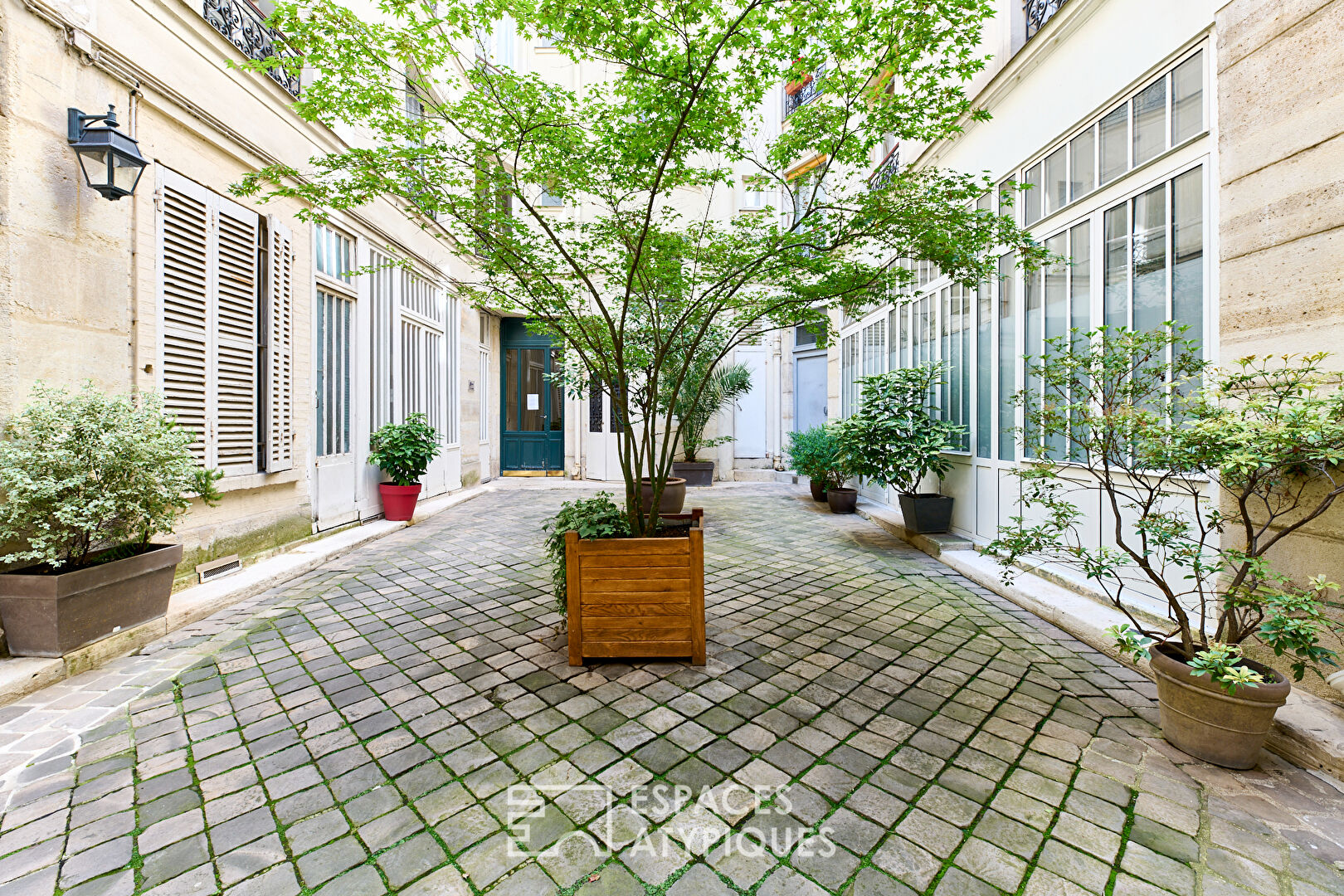 Loft in former stables on courtyard – Maubeuge