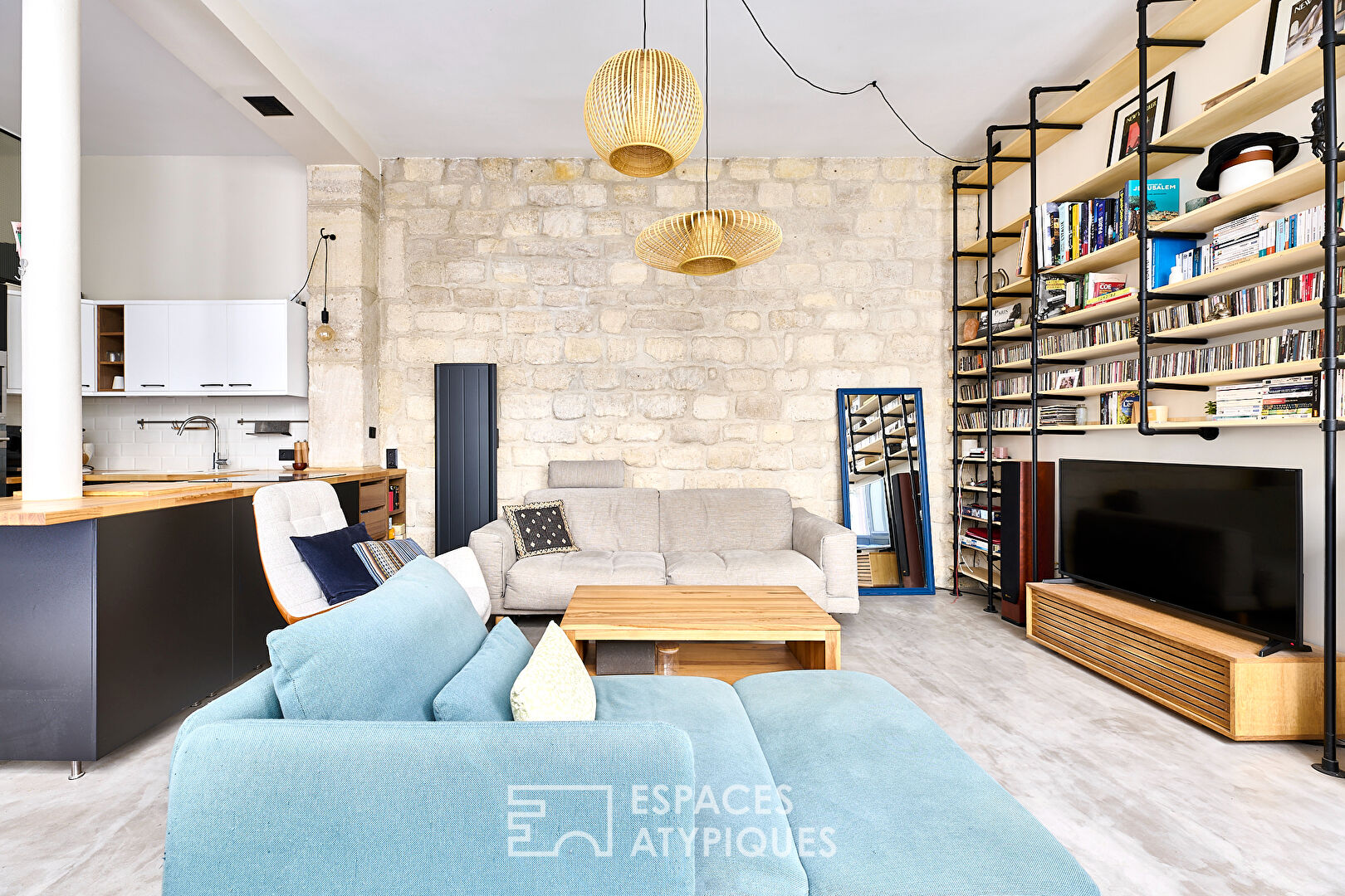 Loft in former stables on courtyard – Maubeuge