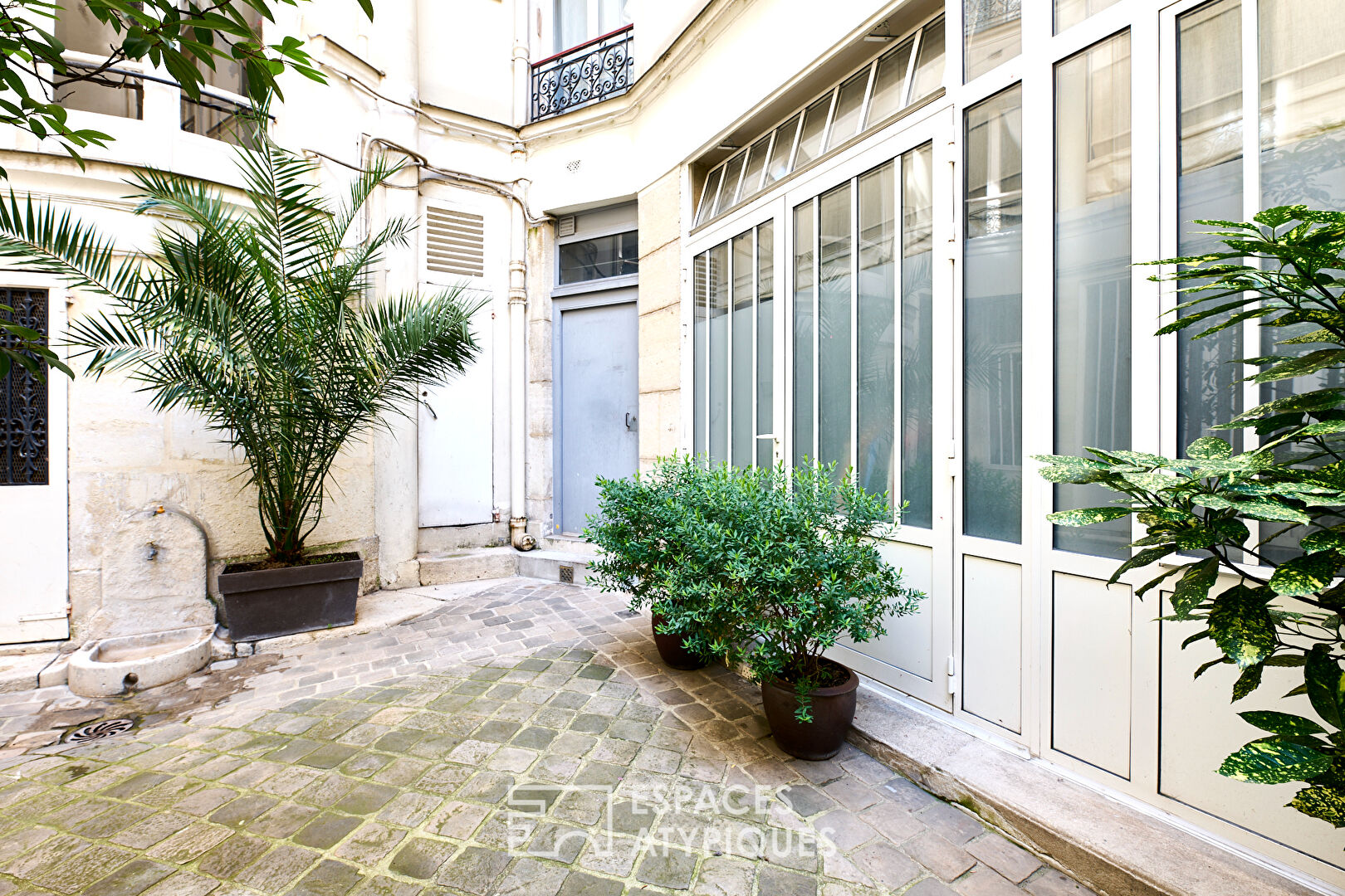 Loft in former stables on courtyard – Maubeuge