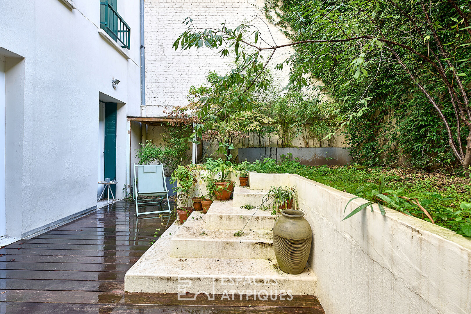 Apartment with terrace and garden in Batignolles district