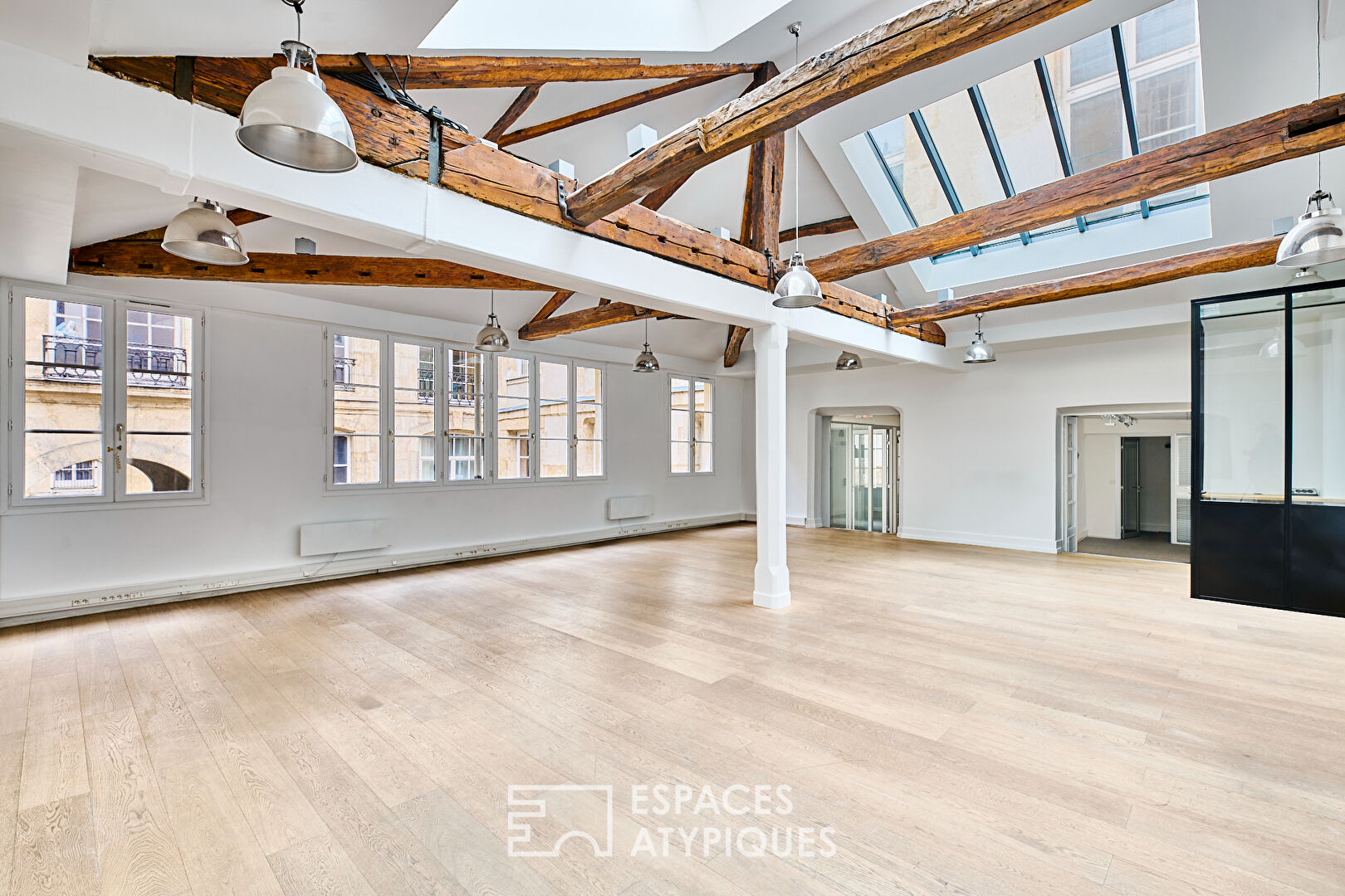 Appartement loft d’exception avec verrières à repenser – Châtelet-Louvre-Rivoli