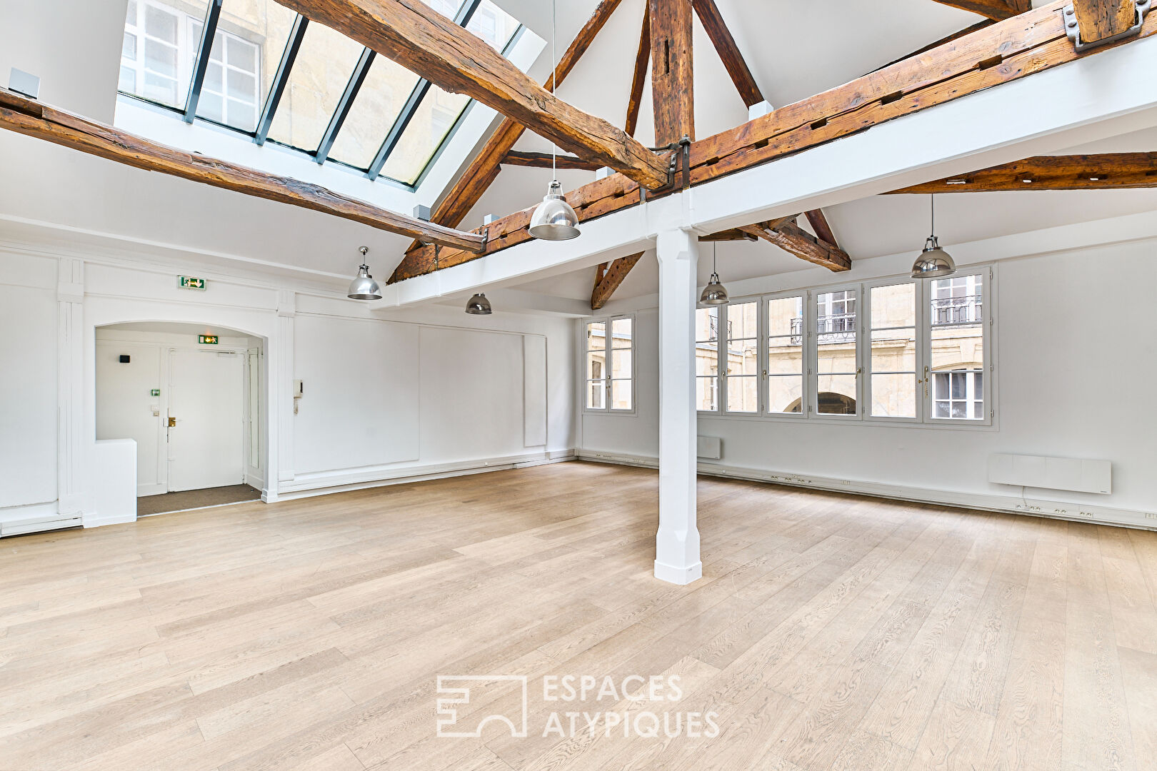 Appartement loft d’exception avec verrières à repenser – Châtelet-Louvre-Rivoli