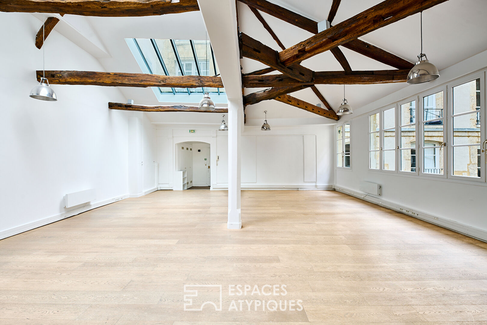 Appartement loft d’exception avec verrières à repenser – Châtelet-Louvre-Rivoli