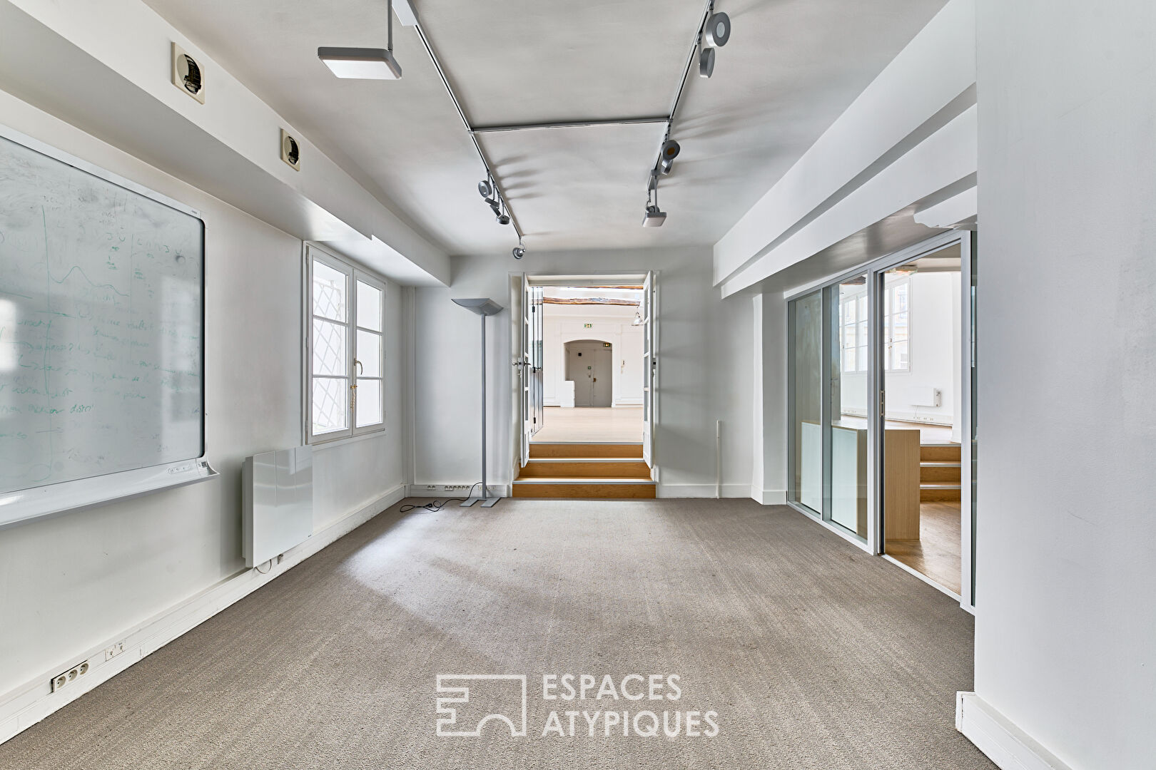 Appartement loft d’exception avec verrières à repenser – Châtelet-Louvre-Rivoli