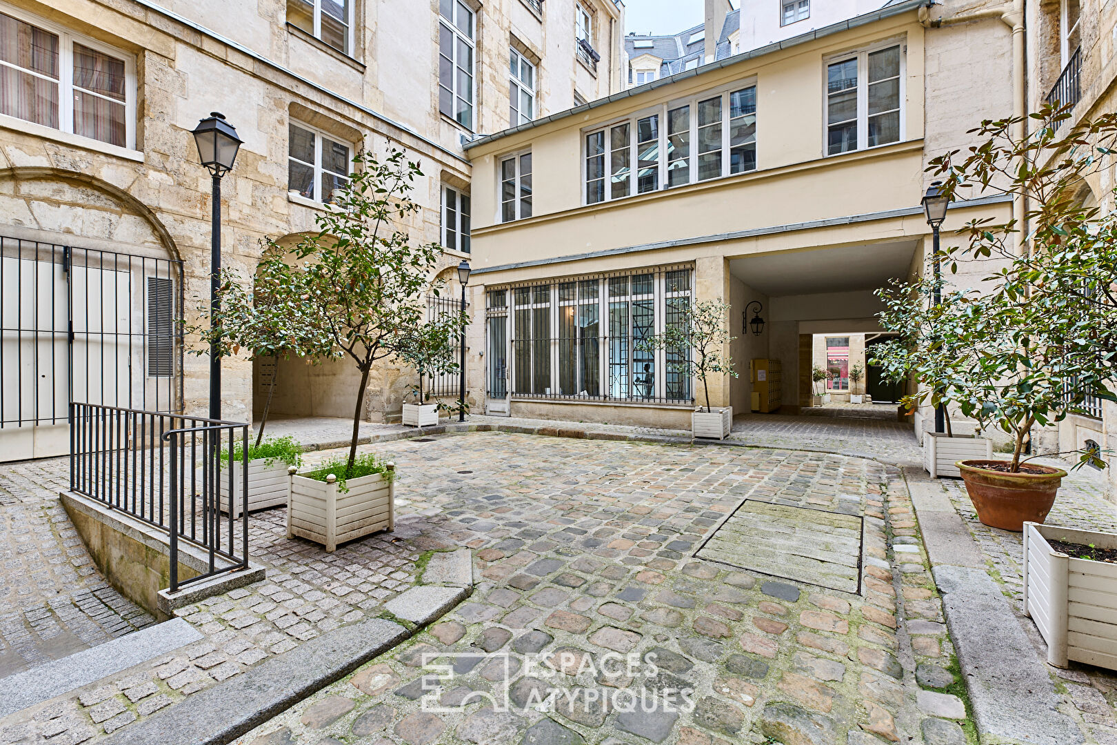 Appartement loft d’exception avec verrières à repenser – Châtelet-Louvre-Rivoli