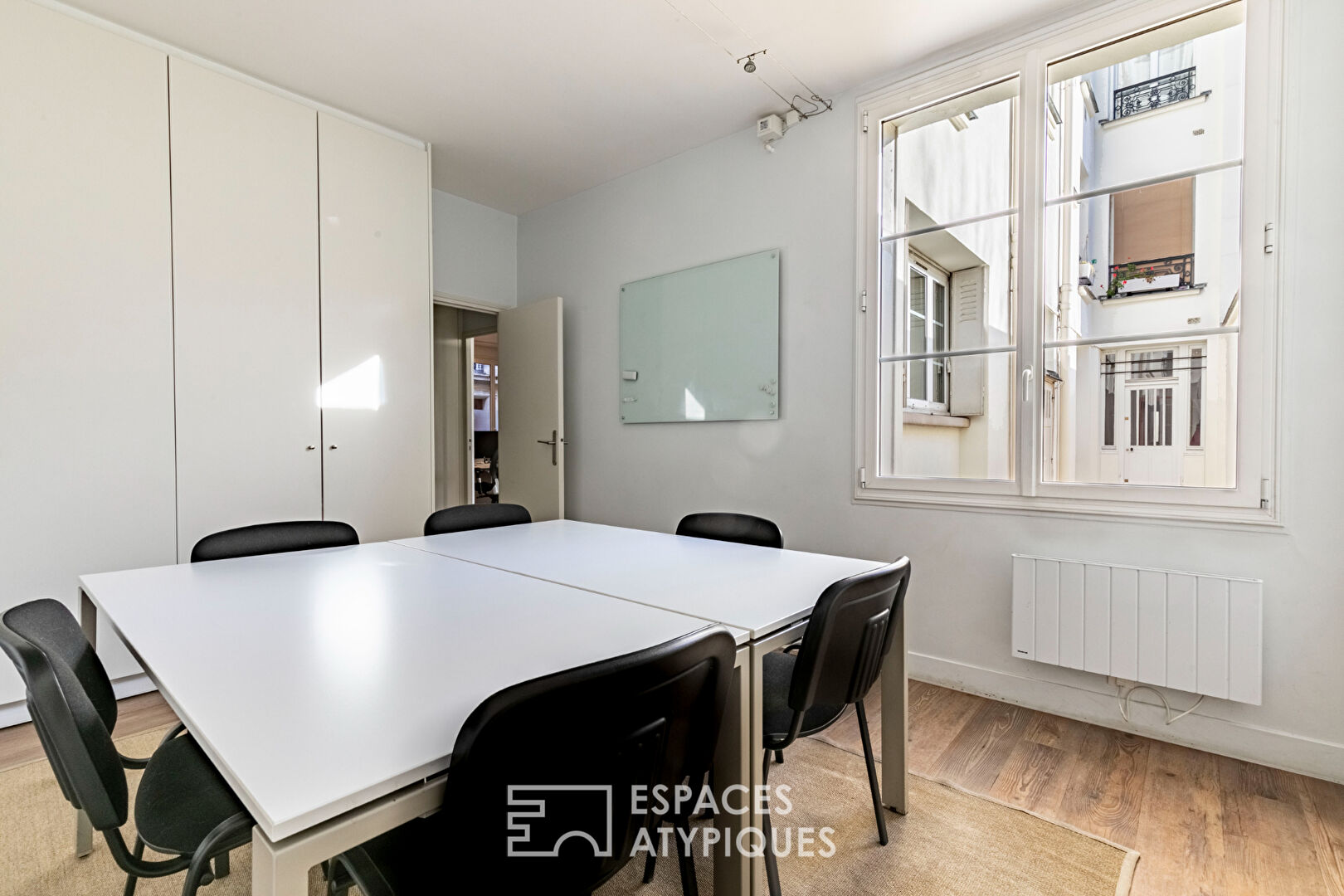 Appartement traversant avec potentiel – Quartier Saint-Georges