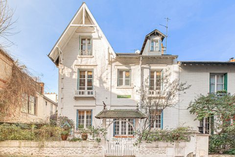 Maison années 30 au style anglo-normand à Montmartre