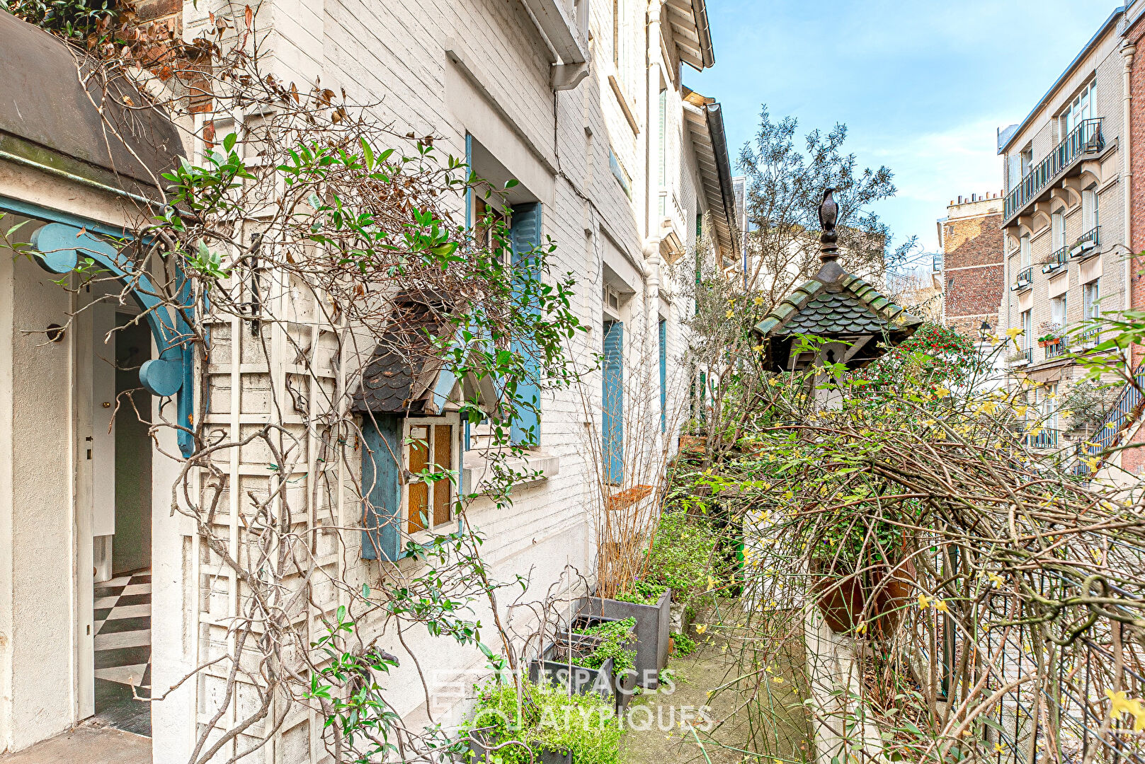 Maison années 30 au style anglo-normand à Montmartre