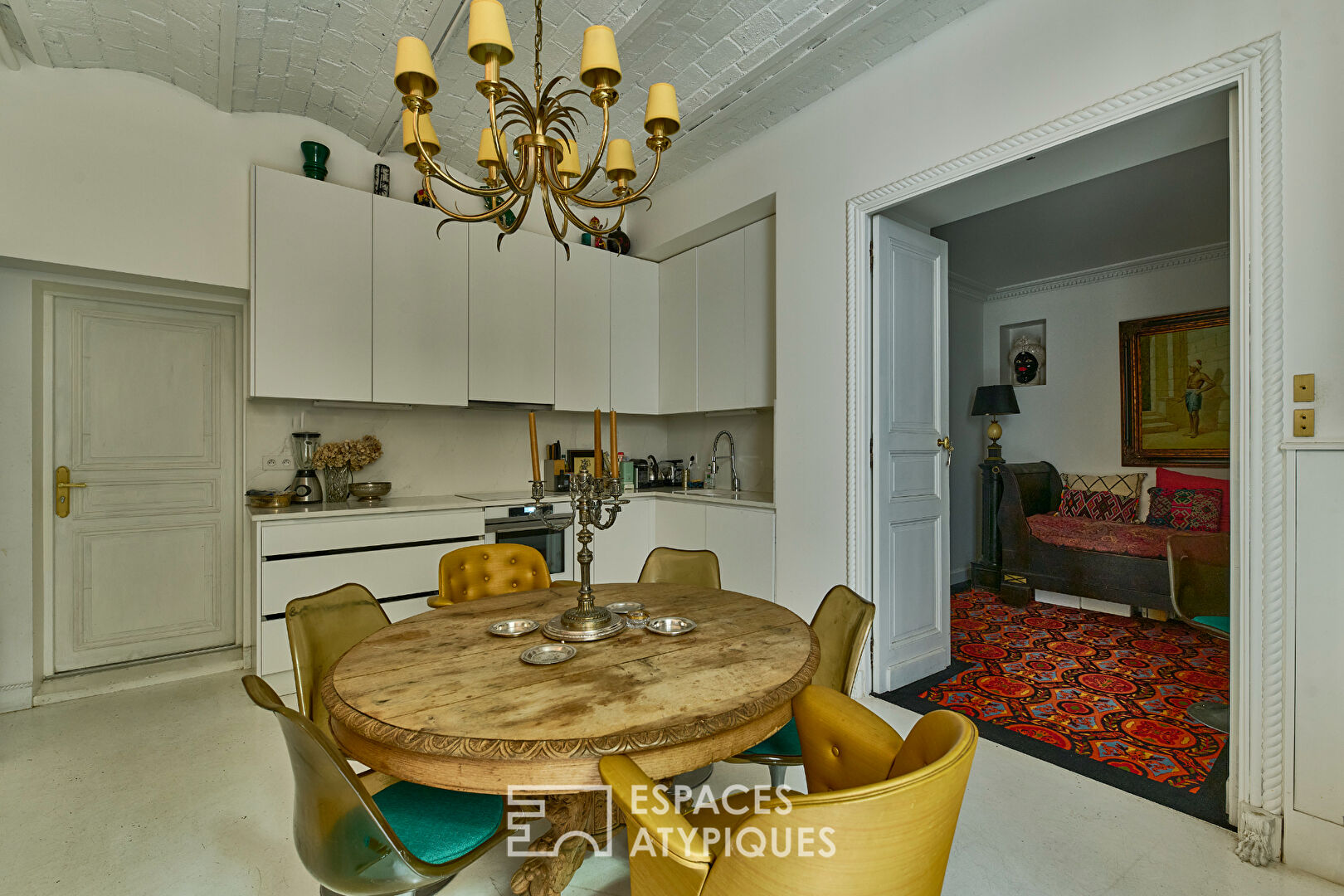 Arty-chic duplex with garden near Trocadéro