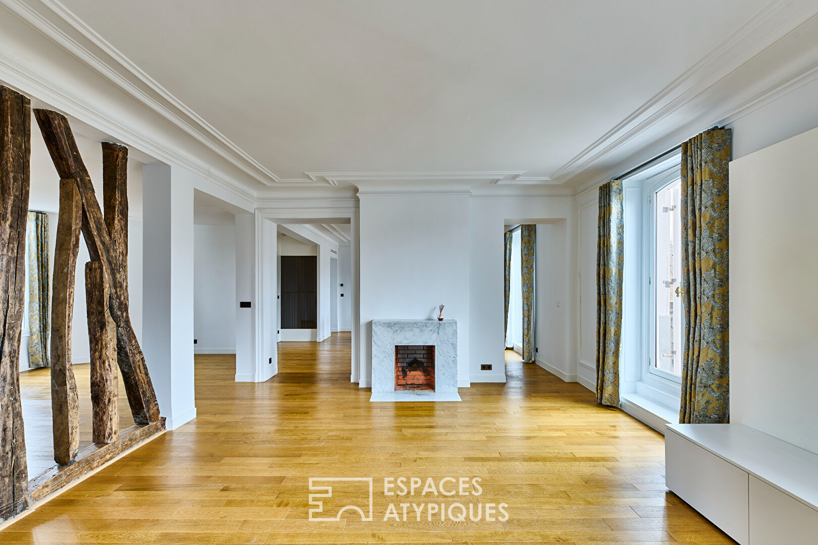 Écrin Haussmannien sublimé par une rénovation d’exception – Place du Brésil