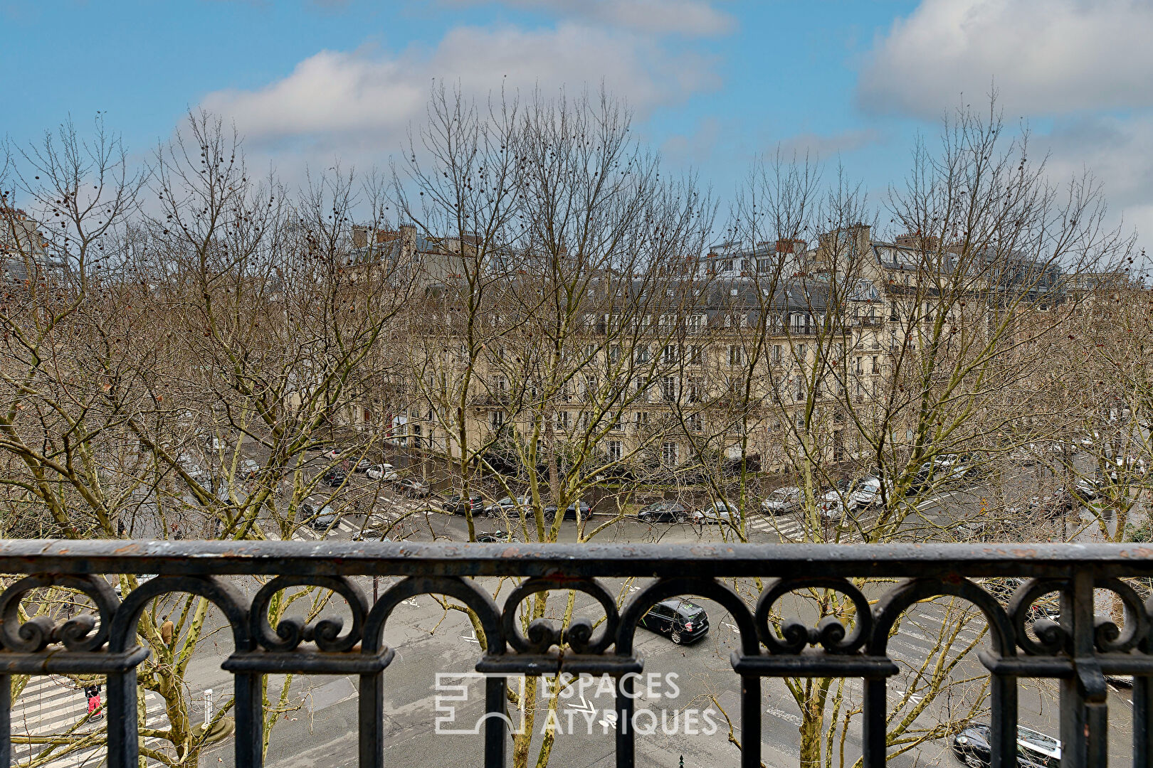 Écrin Haussmannien sublimé par une rénovation d’exception – Place du Brésil