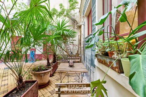 Charming duplex on courtyard – Nouvelle Athènes district