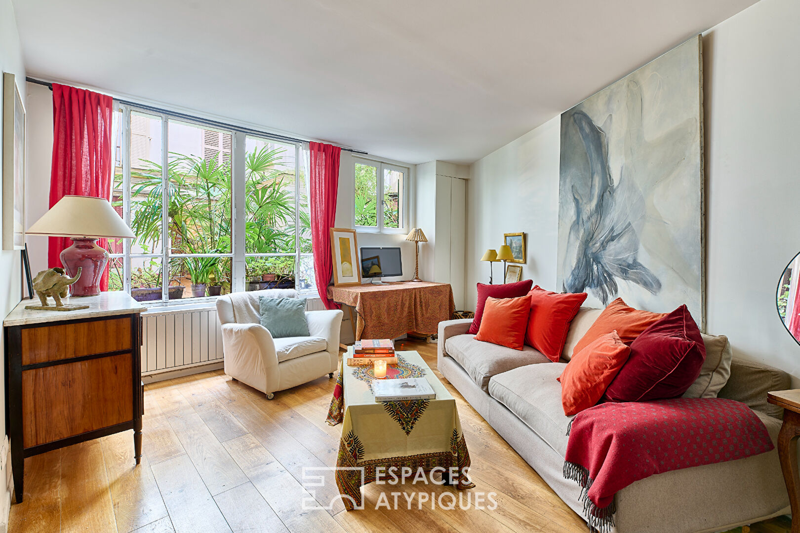 Charming duplex on courtyard – Nouvelle Athènes district