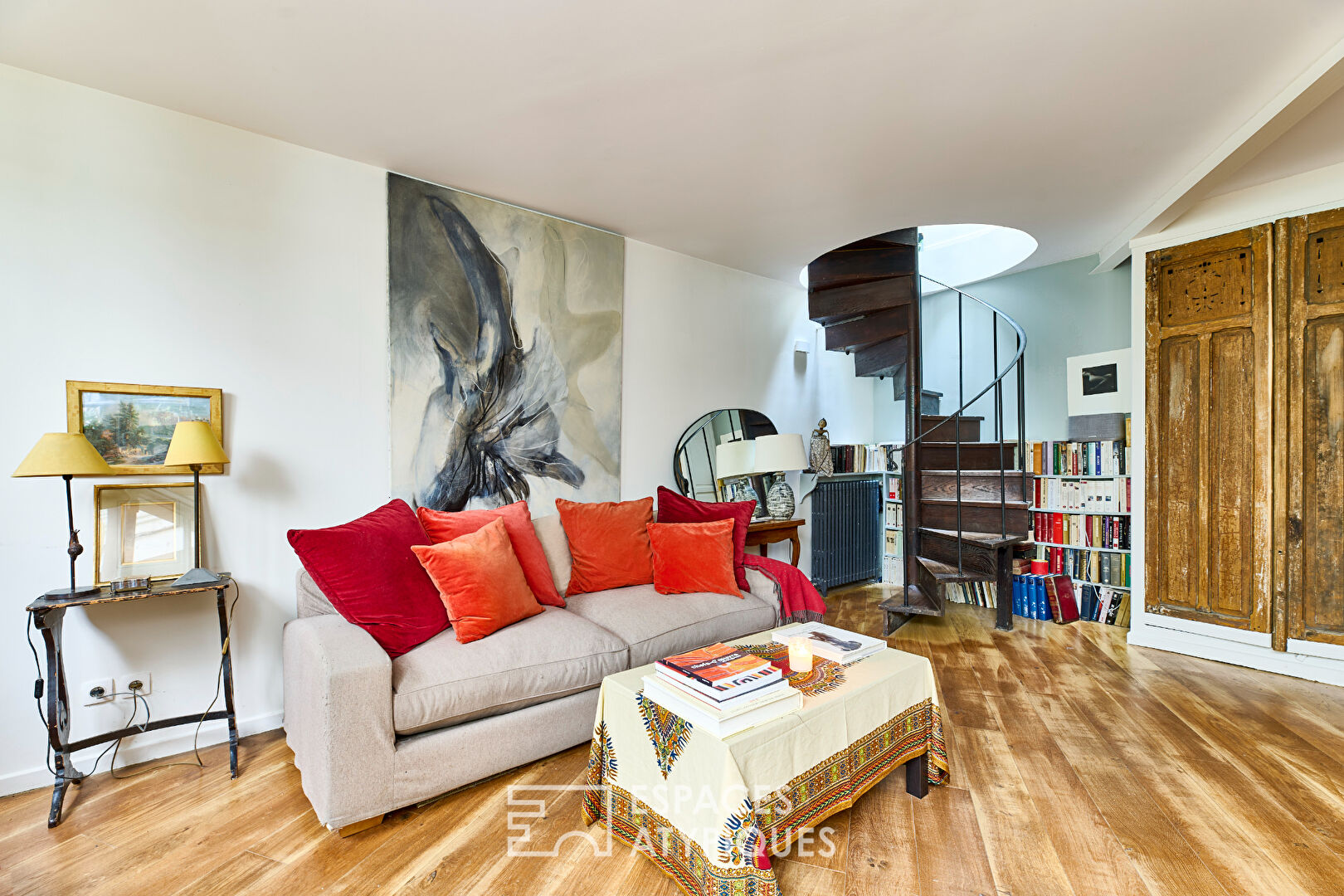 Charming duplex on courtyard – Nouvelle Athènes district