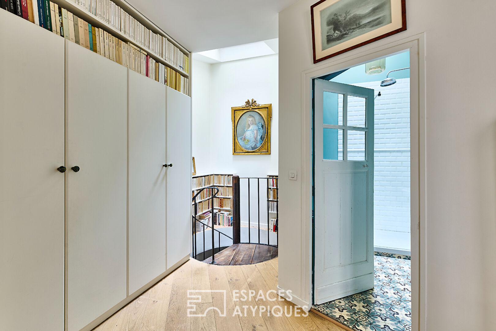 Charming duplex on courtyard – Nouvelle Athènes district