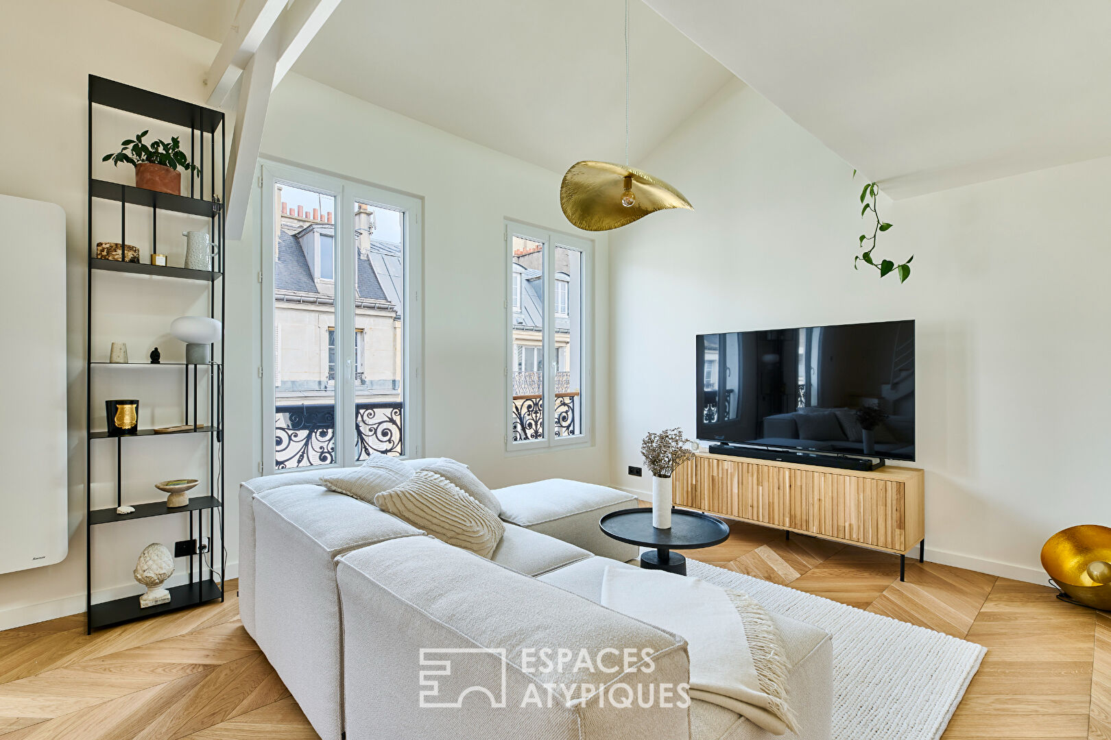 Renovated duplex on the top floor in Batignolles