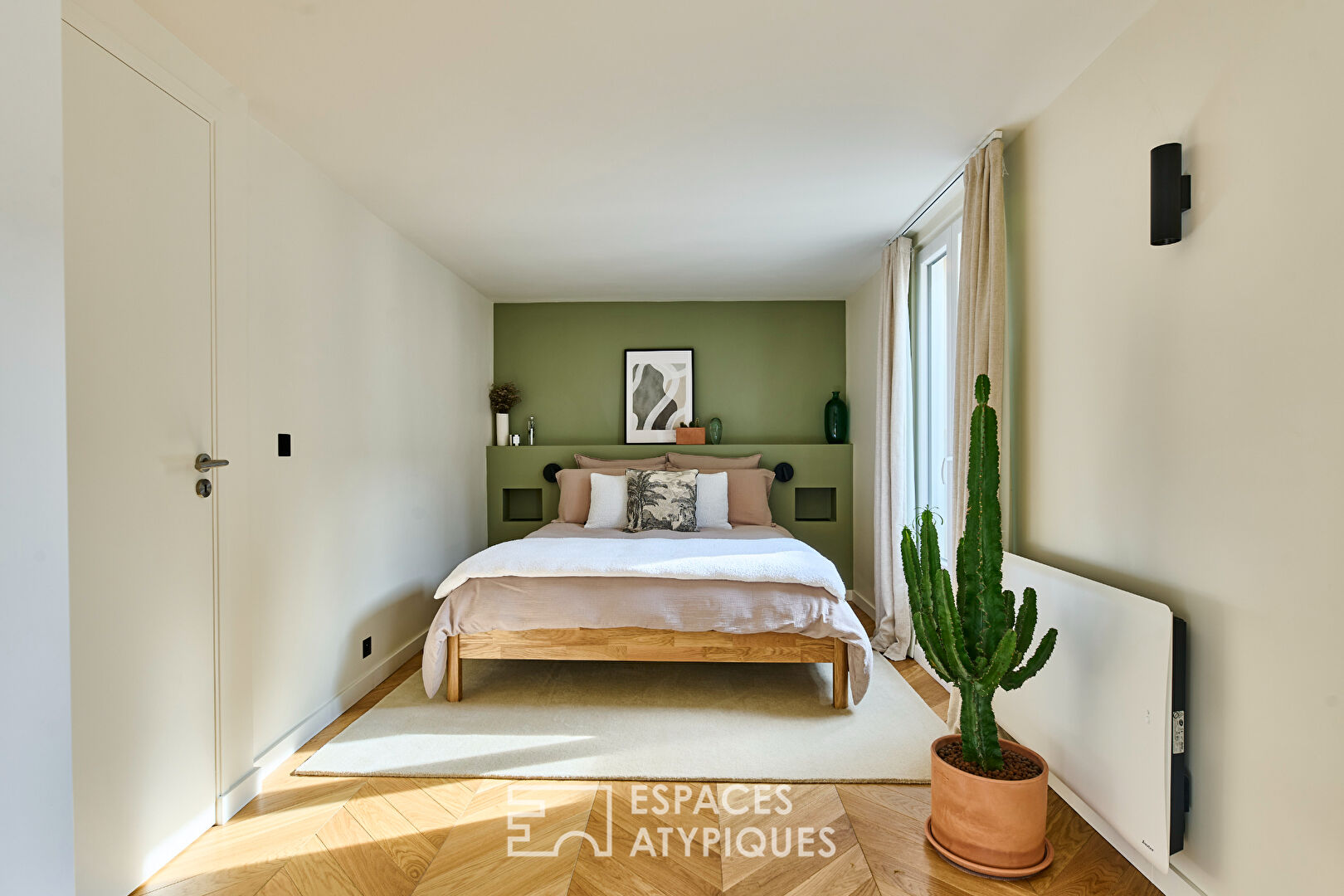 Renovated duplex on the top floor in Batignolles