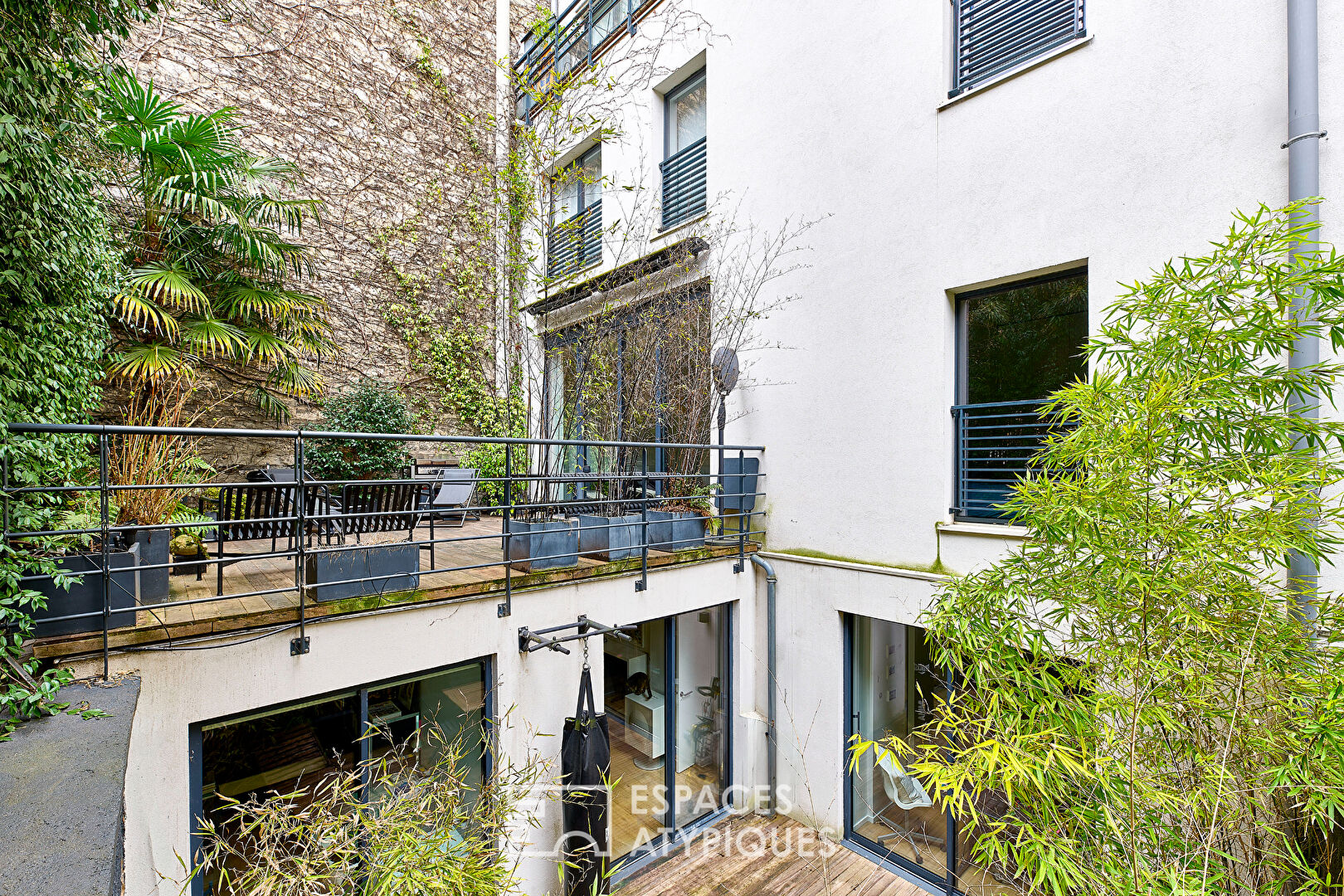 Crossing family duplex with terraces – Village d’Auteuil