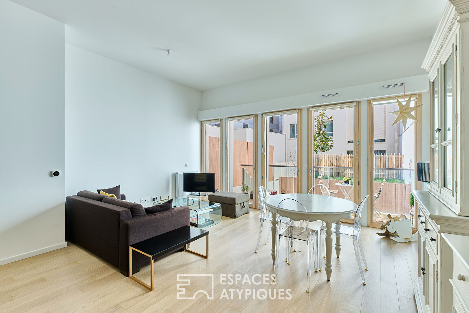 Duplex avec balcon, terrasse et jardin proche Halle Pajol