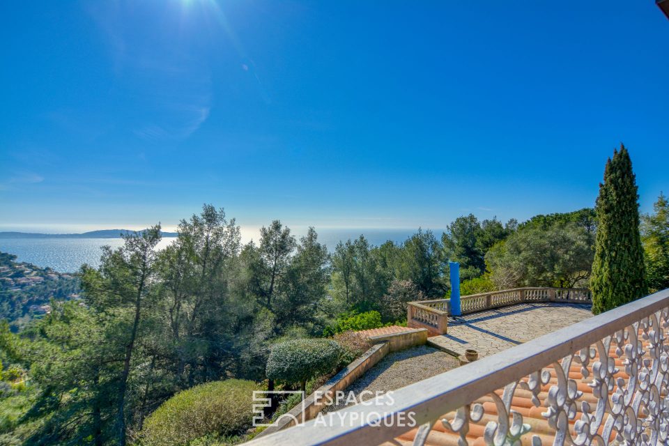 83320 CARQUEIRANNE - Villa provençale avec vue mer panoramique - Réf. 0493EV