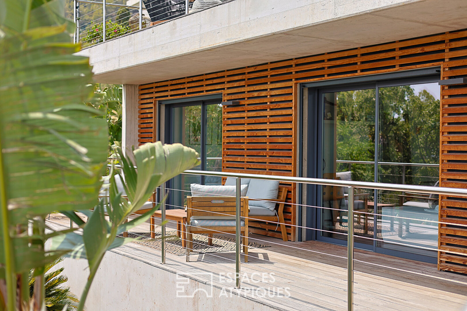 Contemporary villa overlooking the island of Porquerolles