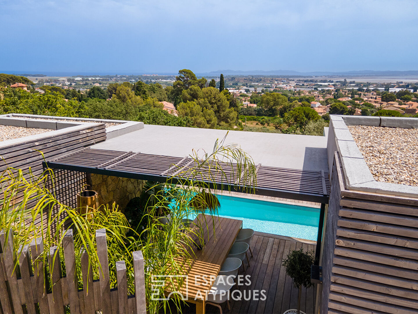 Contemporary villa overlooking the island of Porquerolles