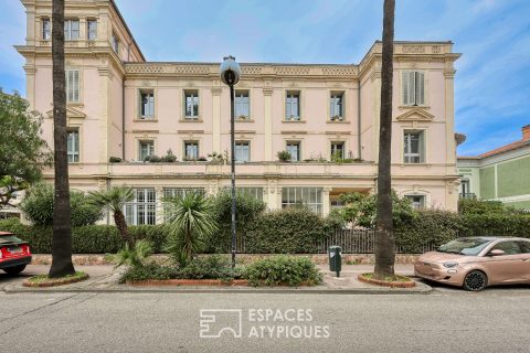 Character duplex with garden in the city center of Hyères