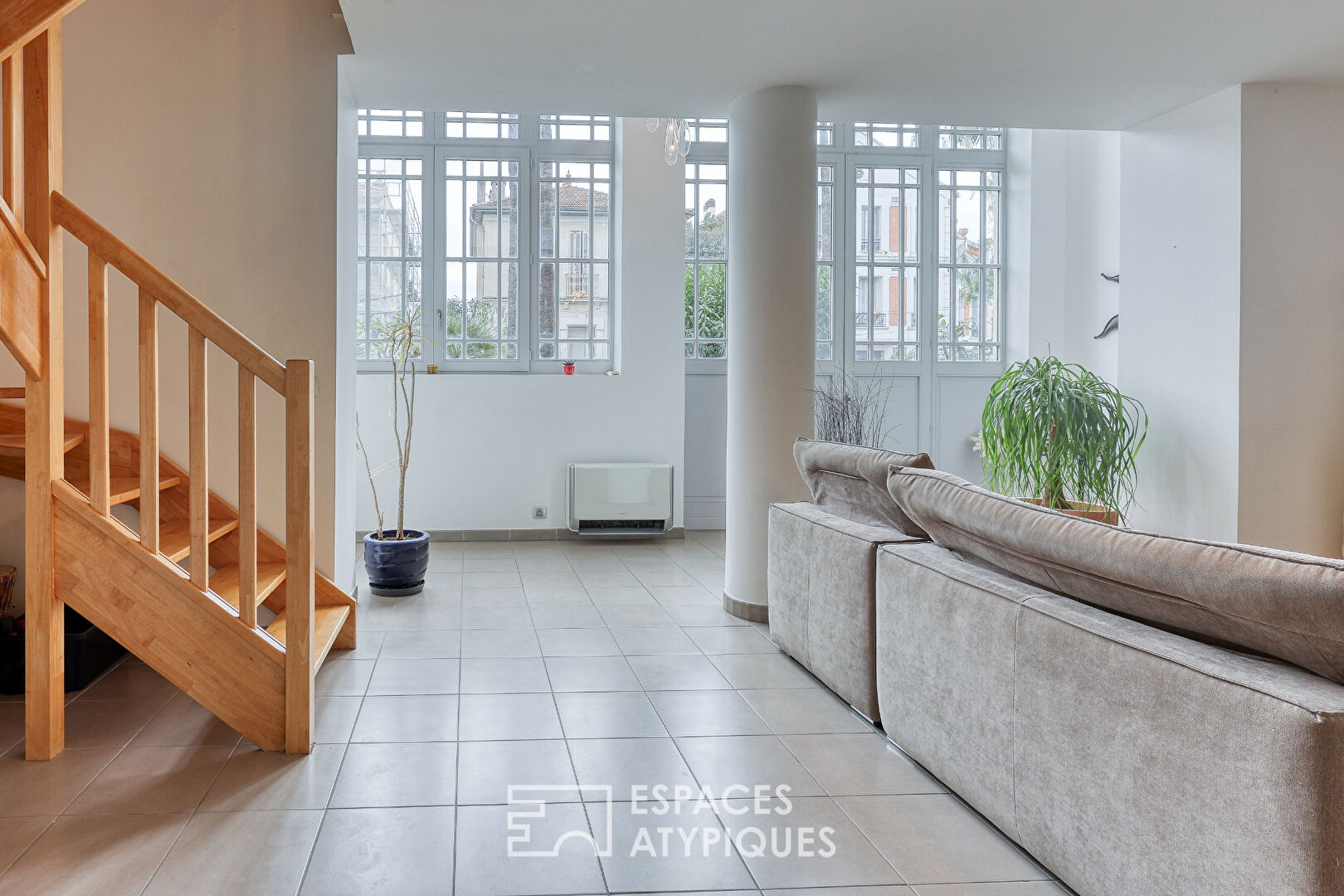 Character duplex with garden in the city center of Hyères