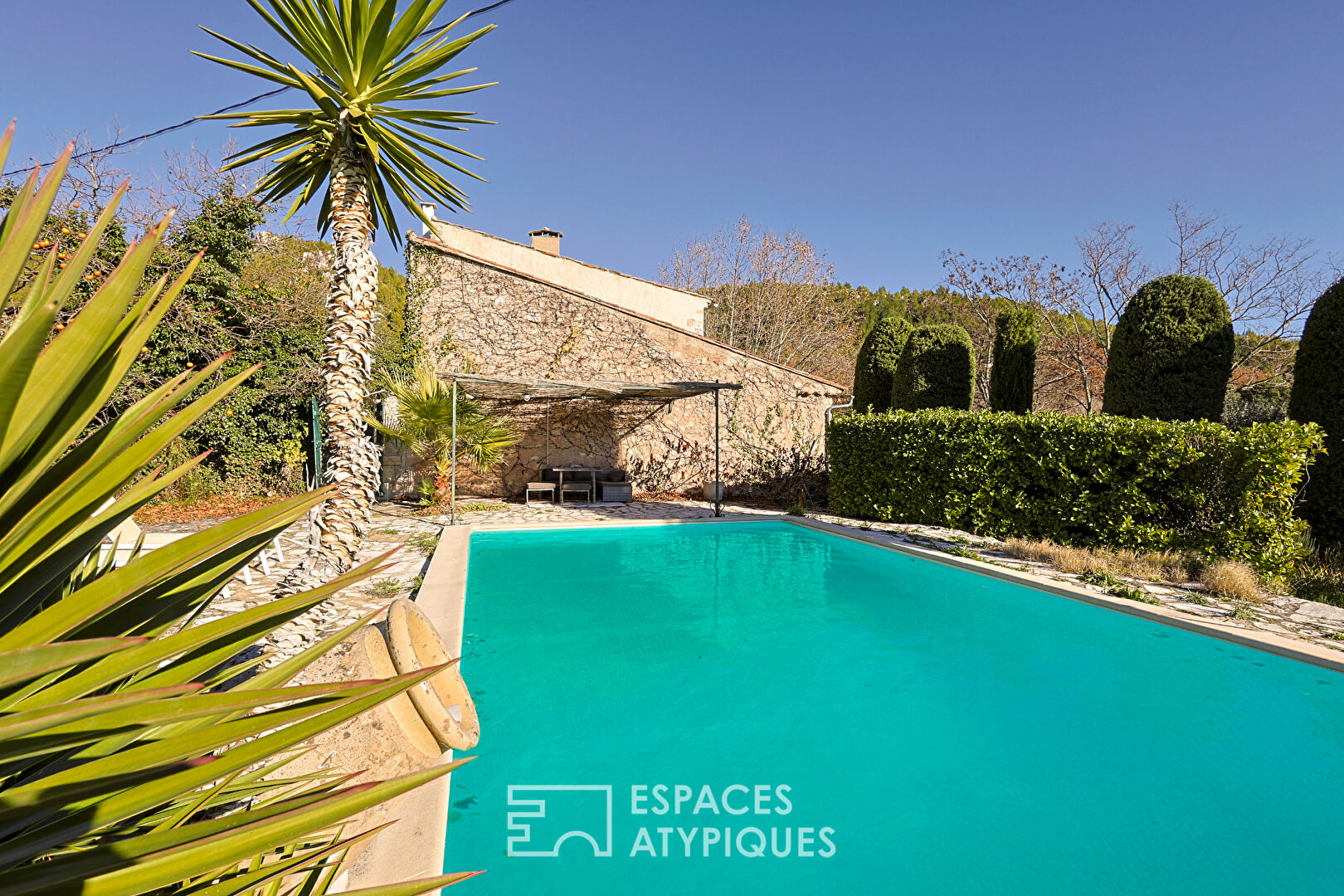 17th century farmhouse in Provence Verte