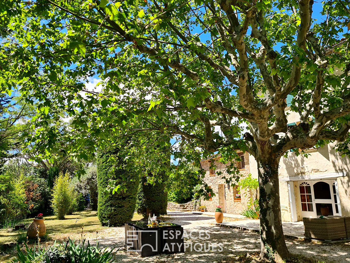 17th century farmhouse in Provence Verte