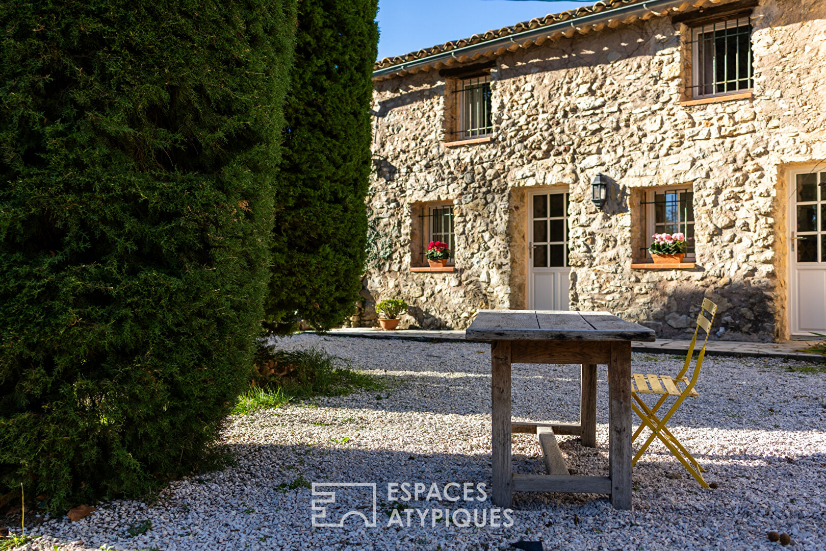 17th century farmhouse in Provence Verte