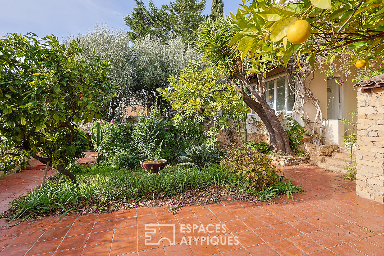 1930s villa with mineral charm in Toulon