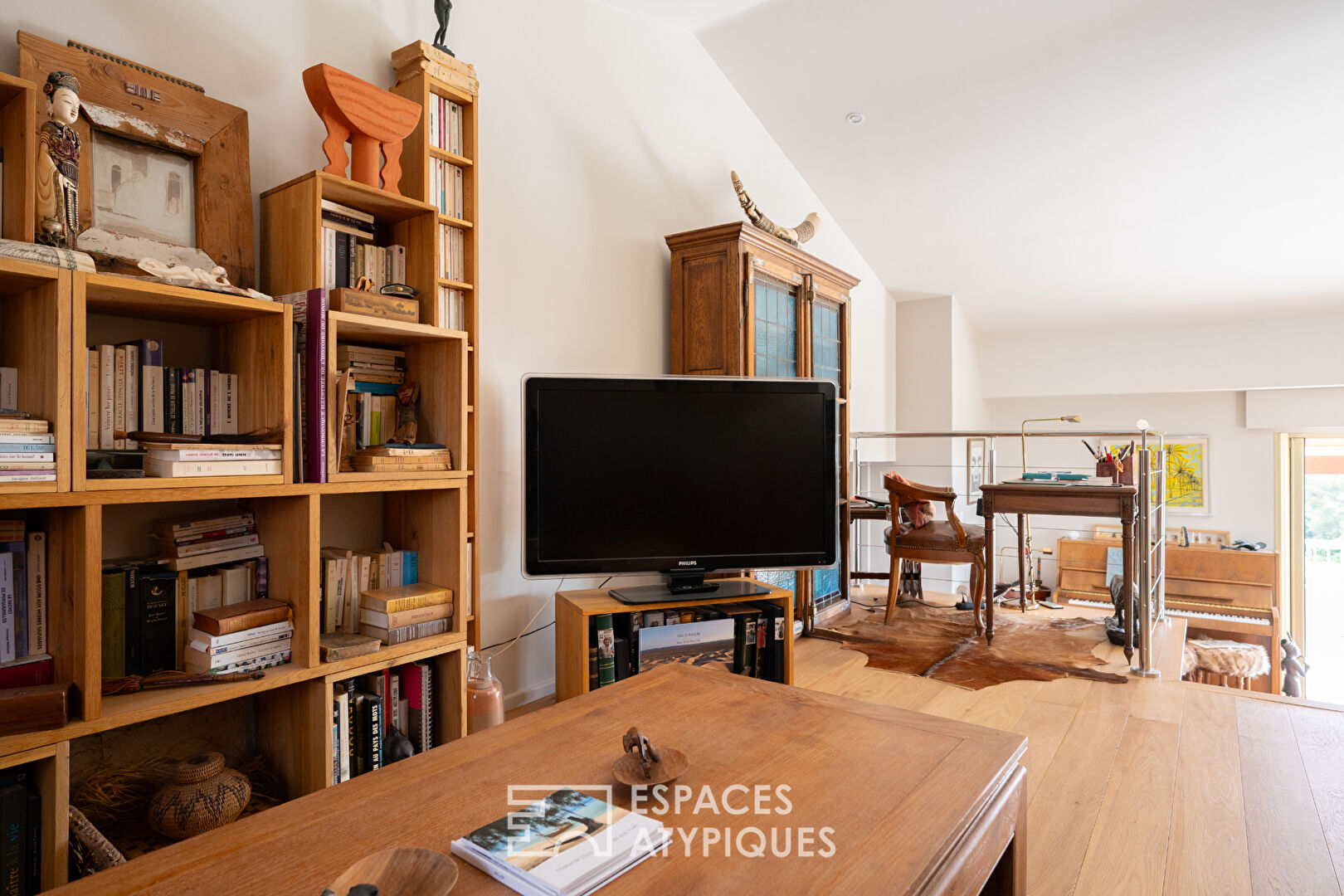 Top floor in the city center of Hyères with exceptional terrace and unobstructed view to the sea